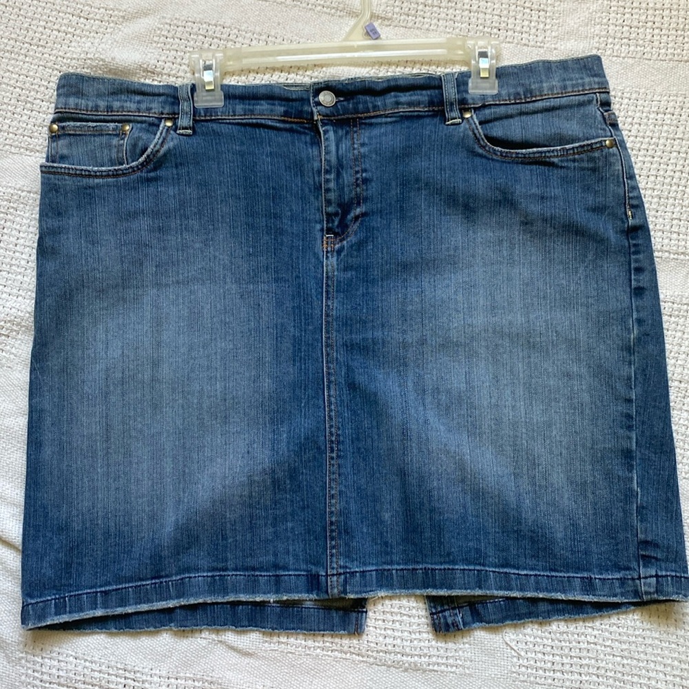 Jean mini skirt 💫